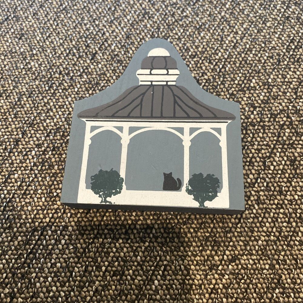 Bandstand ~ Christmas Bows & Wreaths ~ Faline Cat's Meow Shelf Sitter Reversible